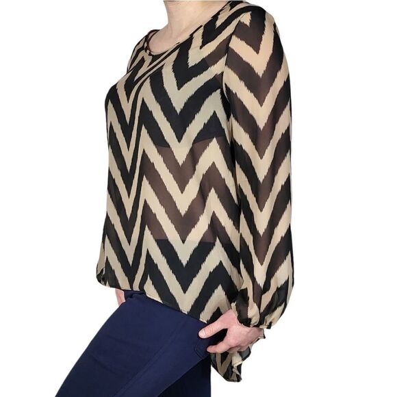 Signature Studio Chevron Stripes Cut Out Crisscross Back High Low Hem Top Size S - Picture 4 of 8